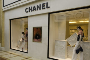 IMAGE OF CHANEL STORE EXTERIOR