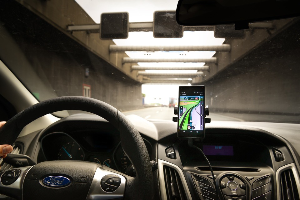 image of car driving in a tunnel with sat nav
