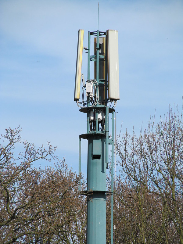 image of a telephone mast