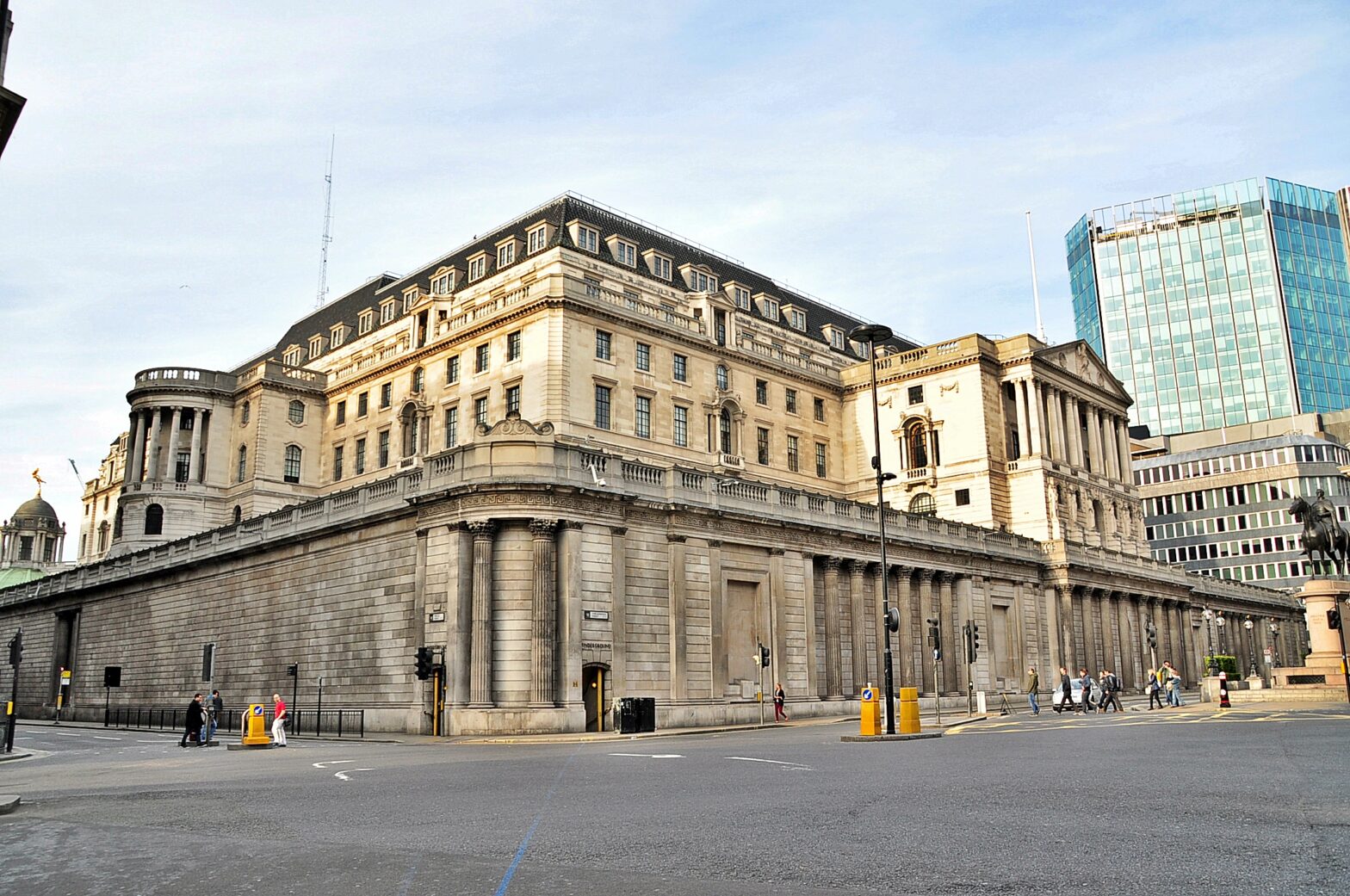 image of the bank of england bulding